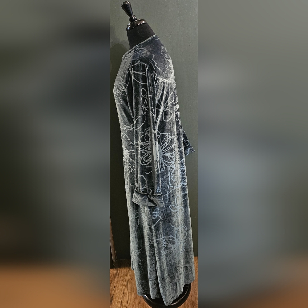 Jasmine Rose Velvet Zip-up Robe - Picture 8 of 9